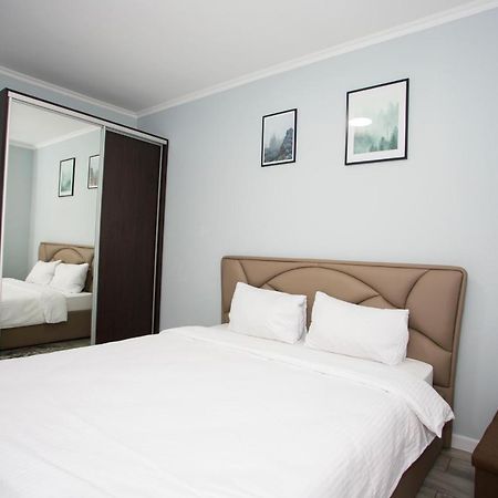 Apartamento Apartament Curat Si Confortabil Str. Ismail 86 In Centrul Chisinaului Exterior foto