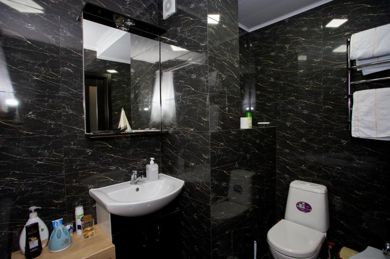 Apartamento Apartament Curat Si Confortabil Str. Ismail 86 In Centrul Chisinaului Exterior foto