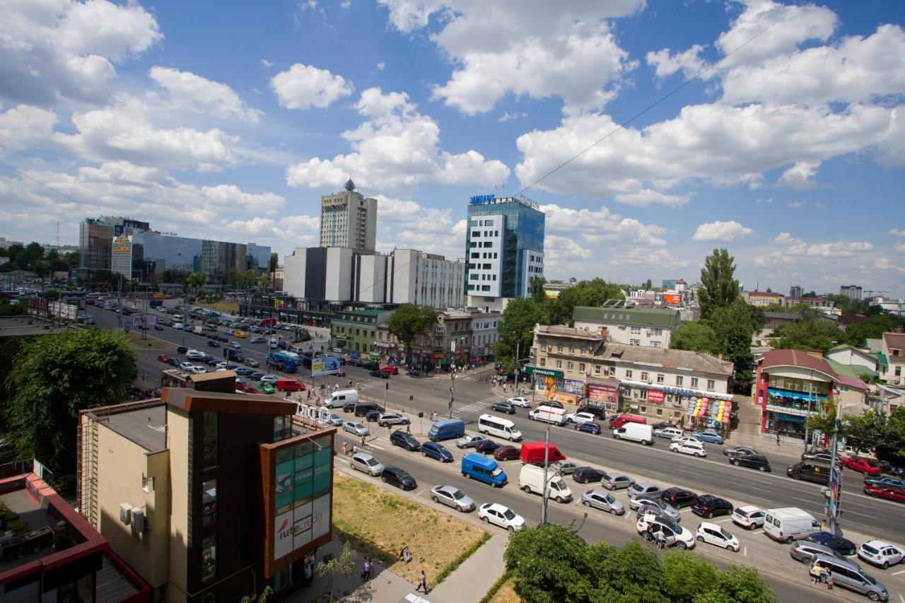 Apartamento Apartament Curat Si Confortabil Str. Ismail 86 In Centrul Chisinaului Exterior foto
