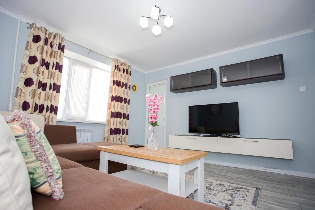 Apartamento Apartament Curat Si Confortabil Str. Ismail 86 In Centrul Chisinaului Exterior foto