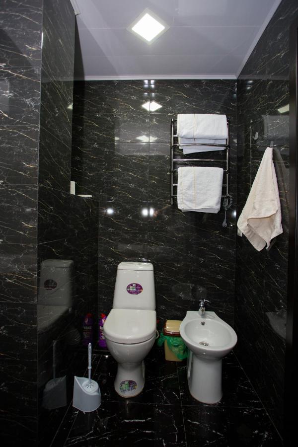 Apartamento Apartament Curat Si Confortabil Str. Ismail 86 In Centrul Chisinaului Exterior foto