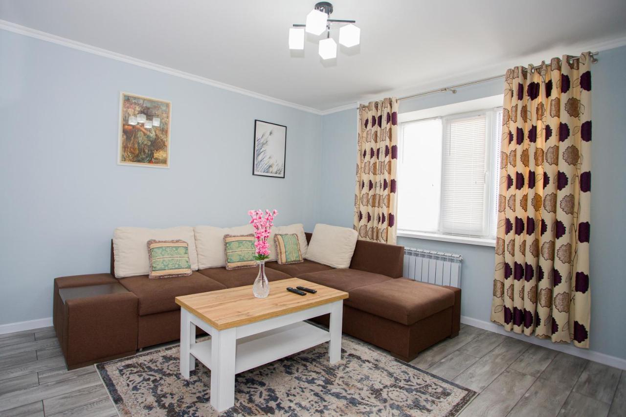 Apartamento Apartament Curat Si Confortabil Str. Ismail 86 In Centrul Chisinaului Exterior foto
